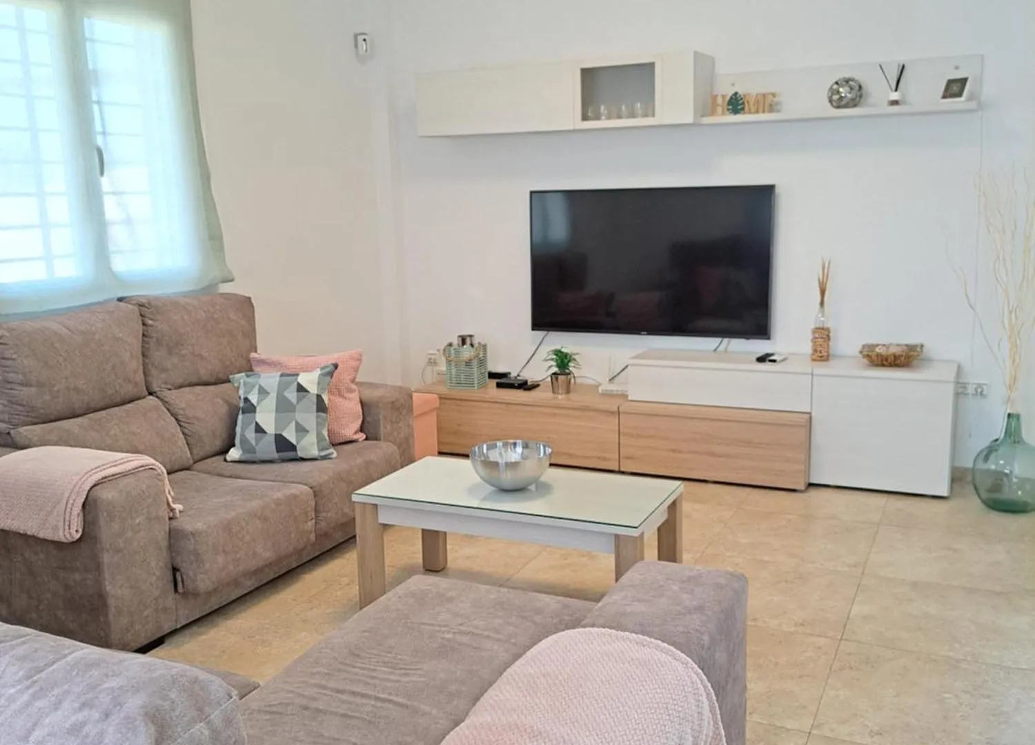 Villa Las Tres J Málaga 0*,  İspanya